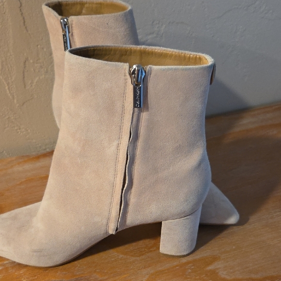 Calvin Klein Suede Ankle Booties Beige Pointed Toe Block Heel Zip Chic Sz 9 - Picture 4 of 11